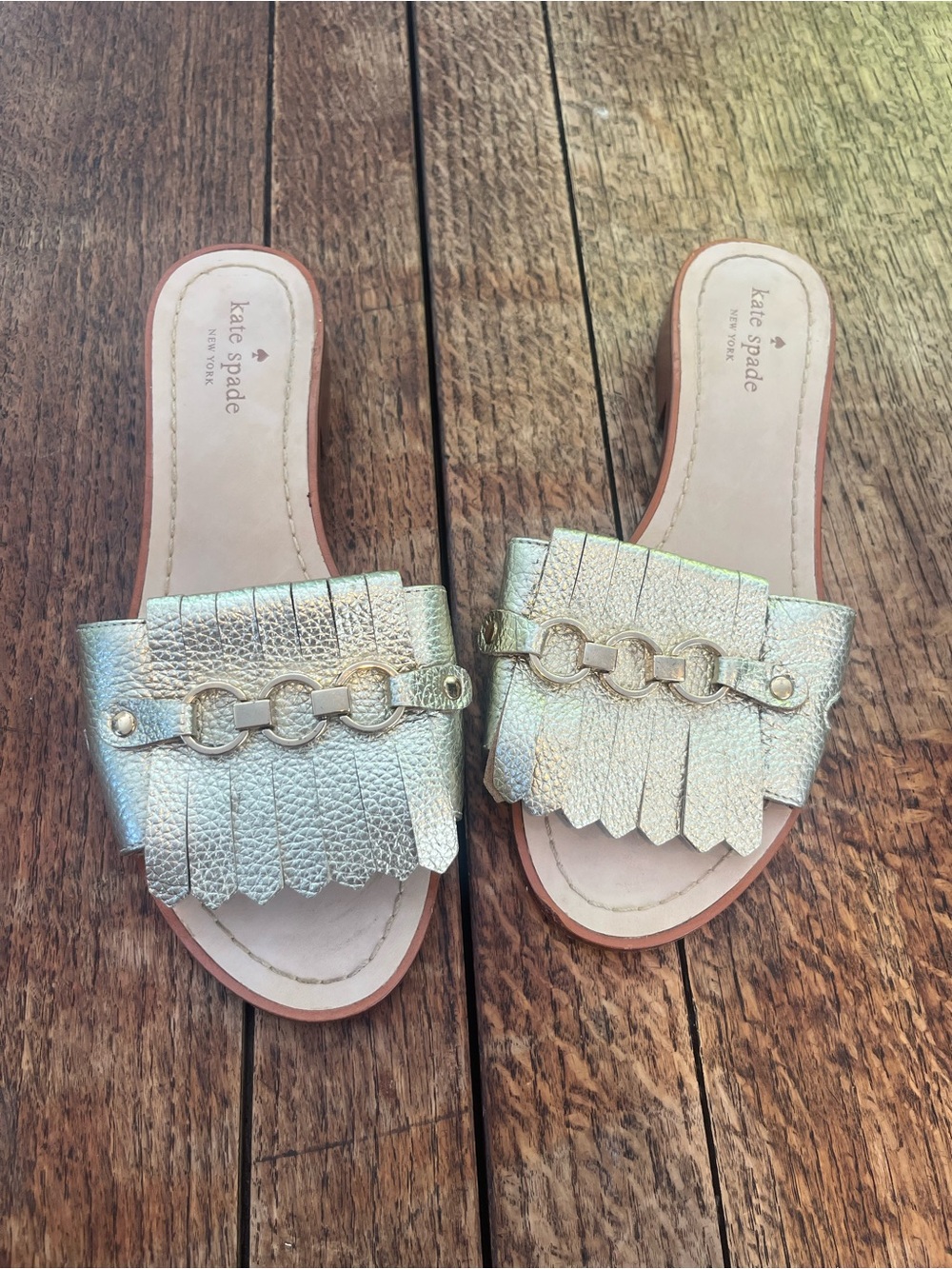 Kate Spade Gold fringe Brie leather sandals US 8.5 beach country club slide flat